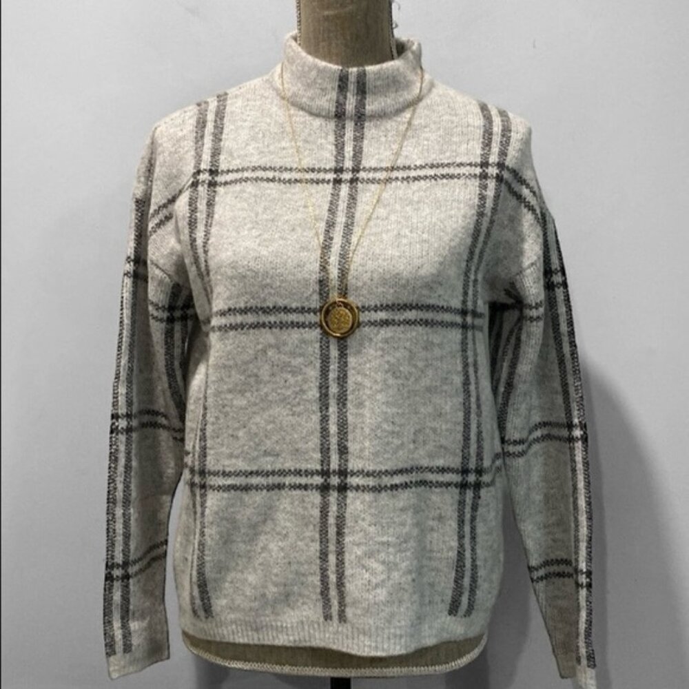 Belldini Gray Plaid Crew Neck Sweater size Small